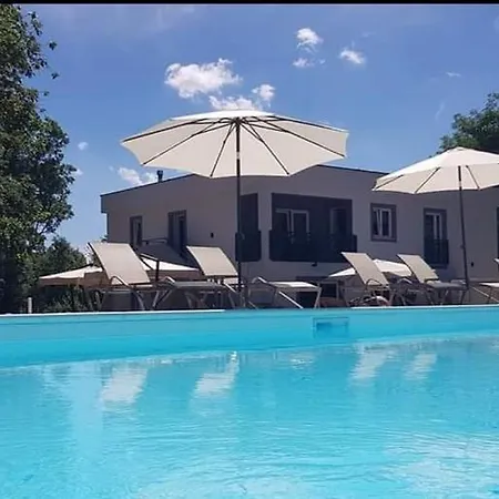 Luxury Cetiri Hrasta
